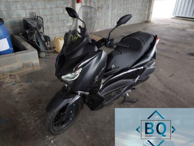 YAMAHA XMAX 22/22